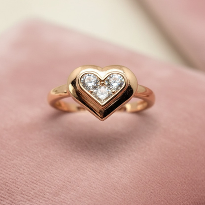 Charming Diamond Finger Ring