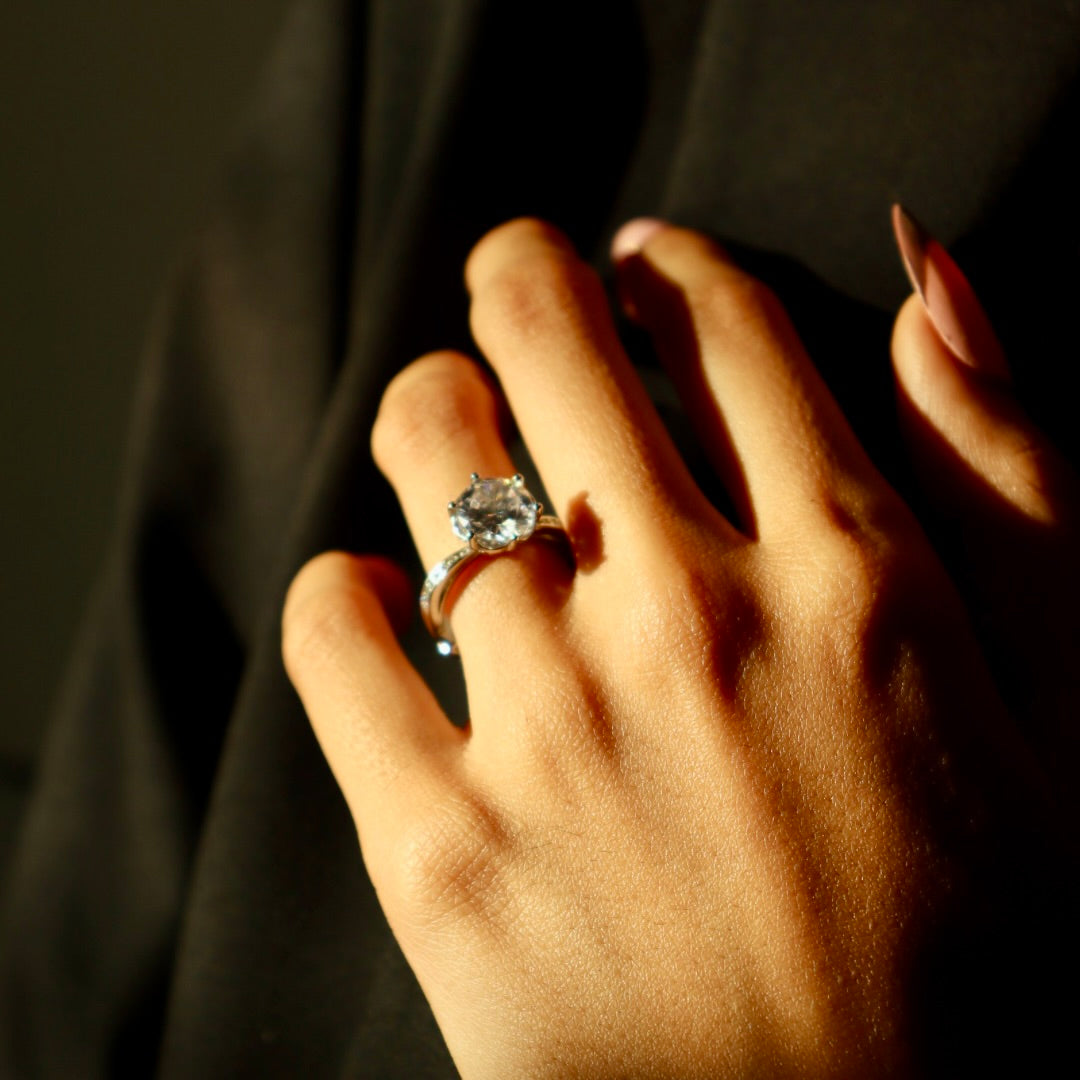 Princess ring with zirconia stones